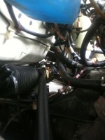 Sicherungsbelch am Reiter eingeschlagen, Plastikschellen durch Metall getauscht (Mit Kunststoffkabelbinder droht Feuchtigkeit einzudringen)