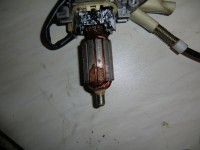 Einfach den Rost wegschleifen und das Gehäuse vom Anker reinigen und schon sollte der Fensterheber wieder funktionieren ;)