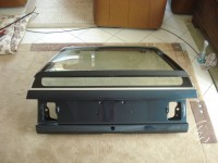 Jetzt mit den polieren Leisten, habe Blut und Wasser geschwitzt beim Raufschieben, das ging so schwer, dachte die Scheibe platzt.