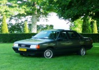 100 CS quattro 1986 Bourgogne 2 rev.jpg