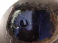 Im Blech über dem Kofferraumhimmel ist nur ein Loch