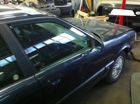 Vorne rechts sieht auch noch ganz ok aus. Koti unter der Zierleiste nicht mehr vorhanden -.-