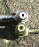 Oben: Spiegler (Bördel)<br />Unten: Audi (Schneidring)