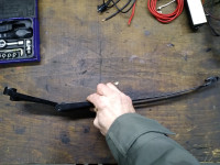 vorne: gerade (neu Audi Tradition), hinten alt