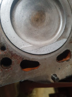 Hier schön zu sehen, dass war der erste Versuch, der kolben ging am Kopf an.