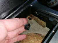 Hier wie beschrieben die verschmorte Ascherbeleuchtung.