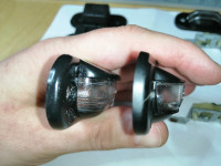 Kennzeichenbeleuchtung 100er (links) und 200er (rechts) im Vergleich