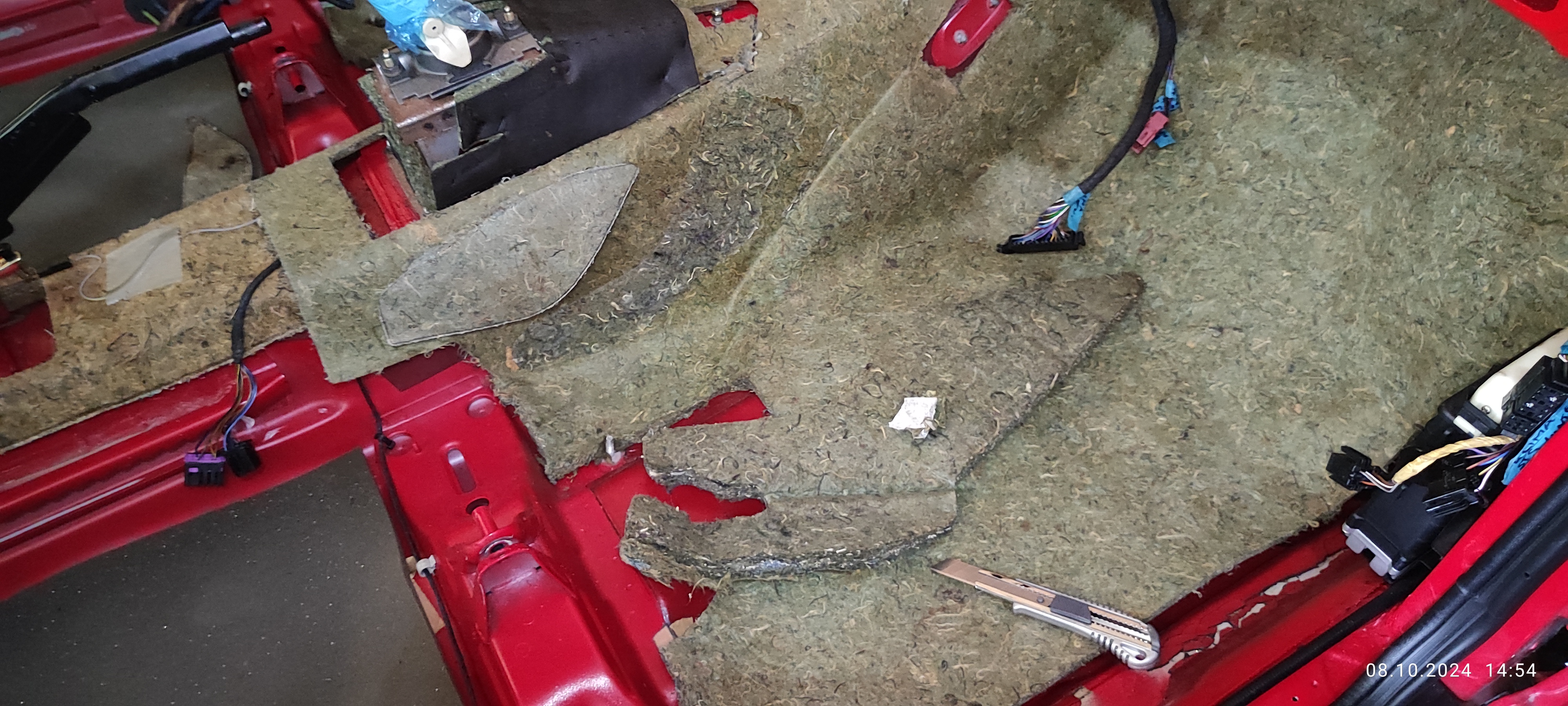 Dämmung wieder einbauen und für Luftkanal vorbereiten