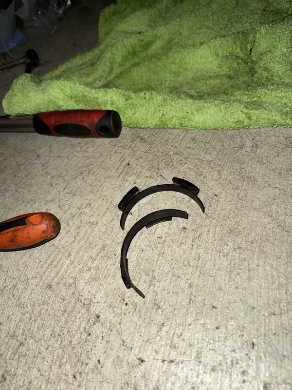 Audi 200 - Intercooler-Rohr komische Buegel.jpg