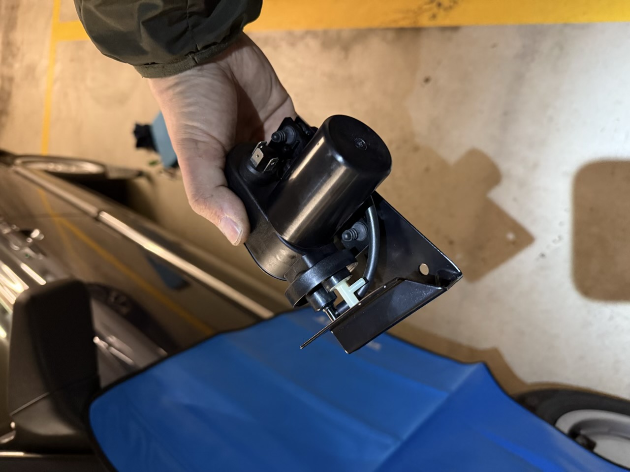 Audi 200 - GRA Pumpe 2.jpg