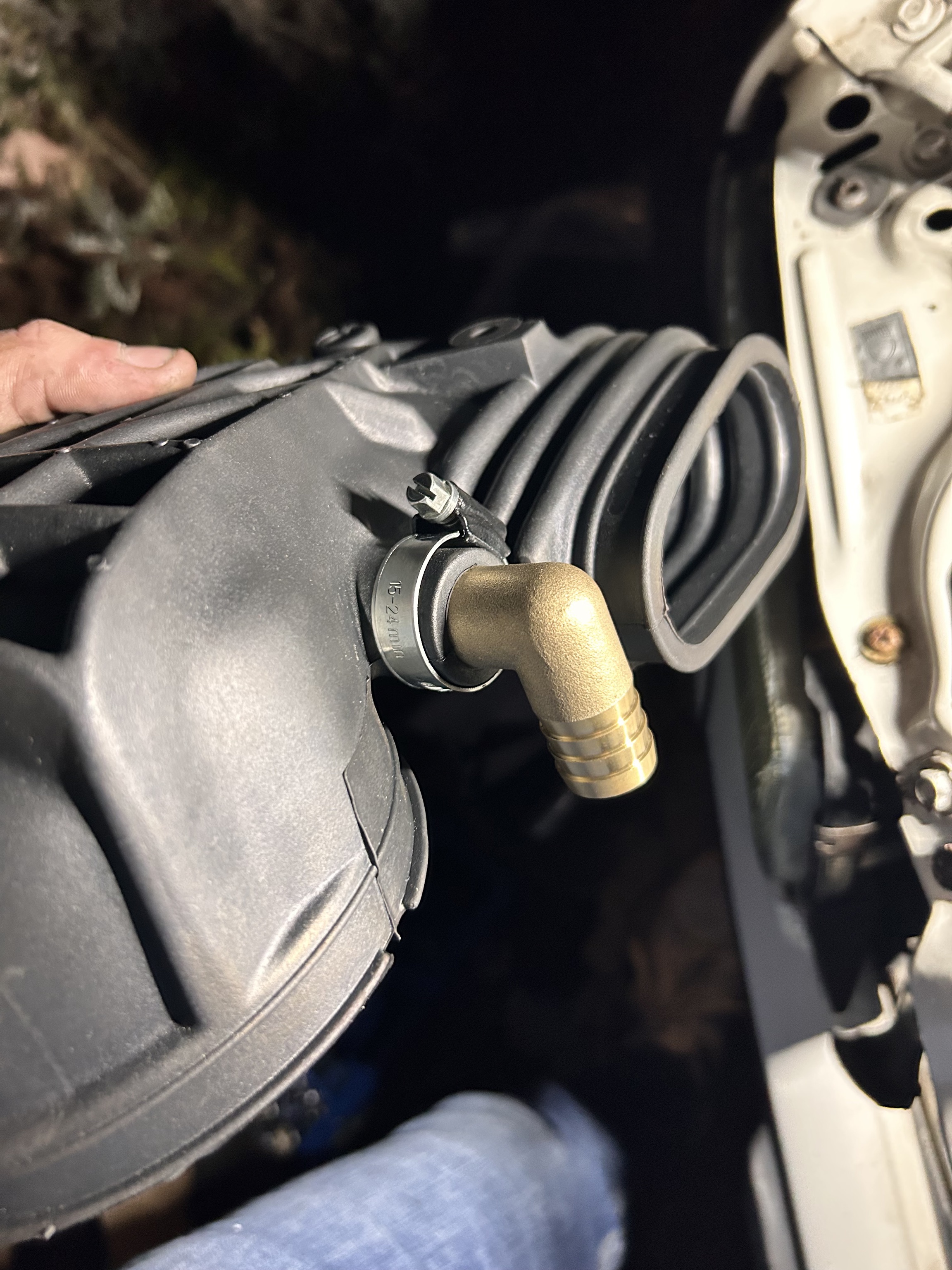 Neue Lufthutze mit Messinganschluss.jpeg