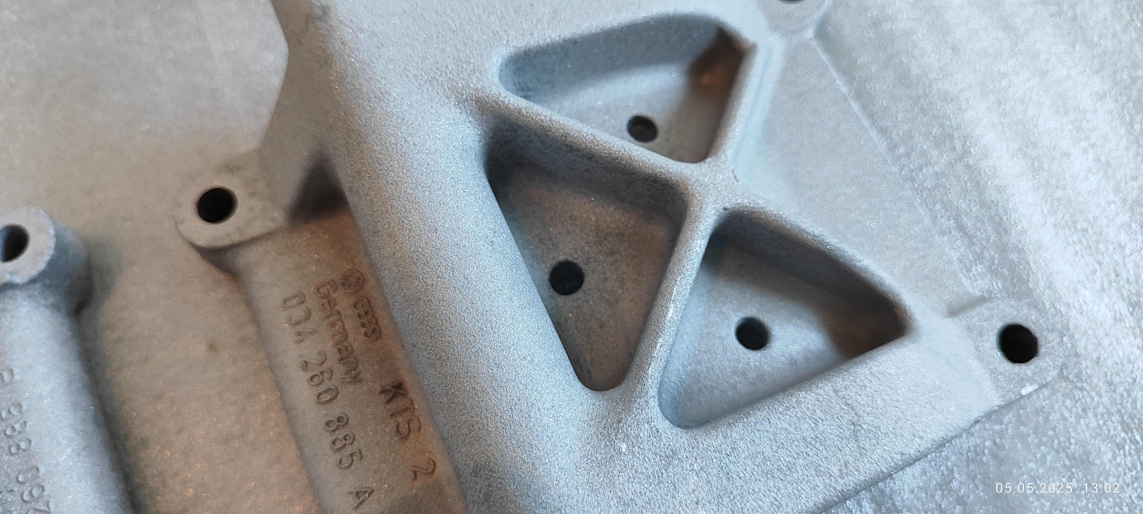 Sandgestrahlte Alu-/Stahlteile