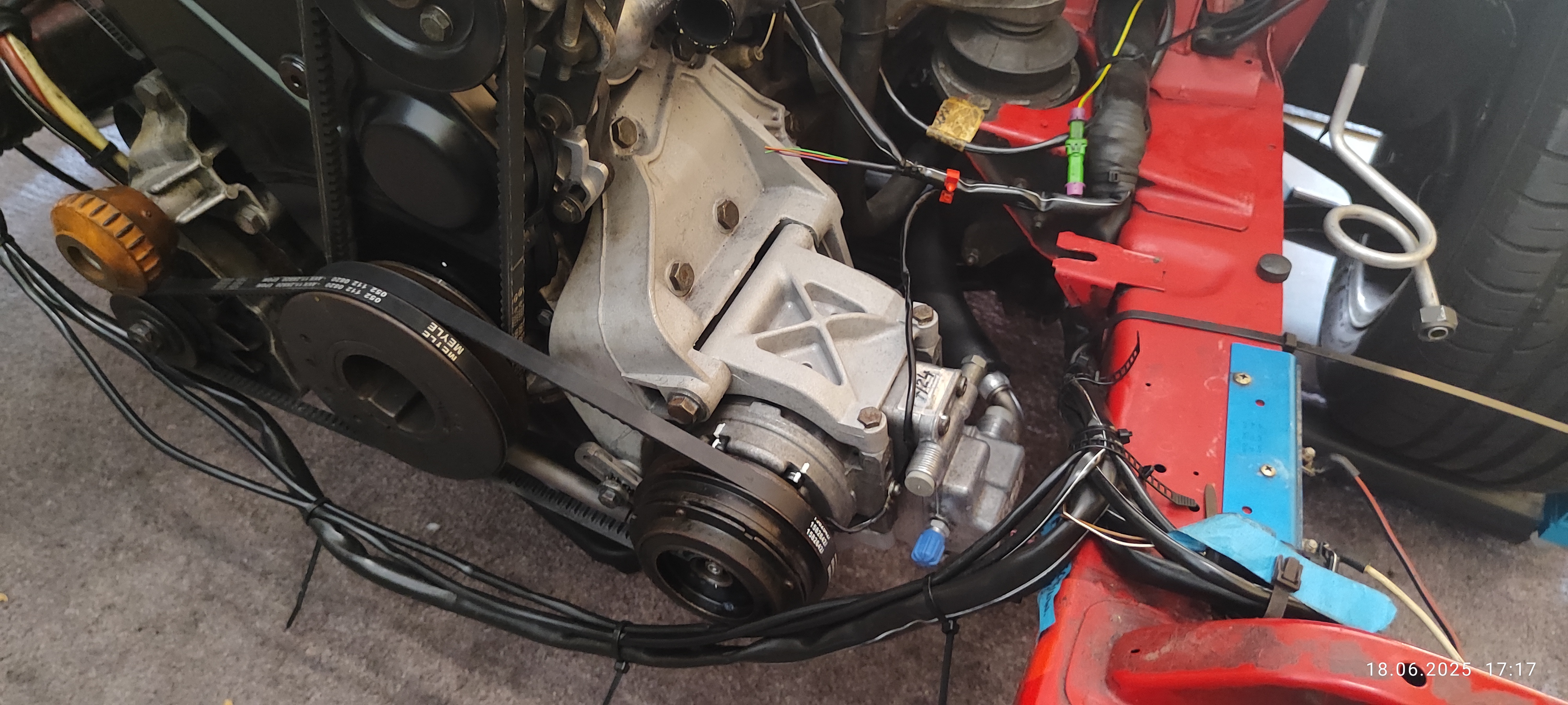 renovierten Klimakompressor eingebaut