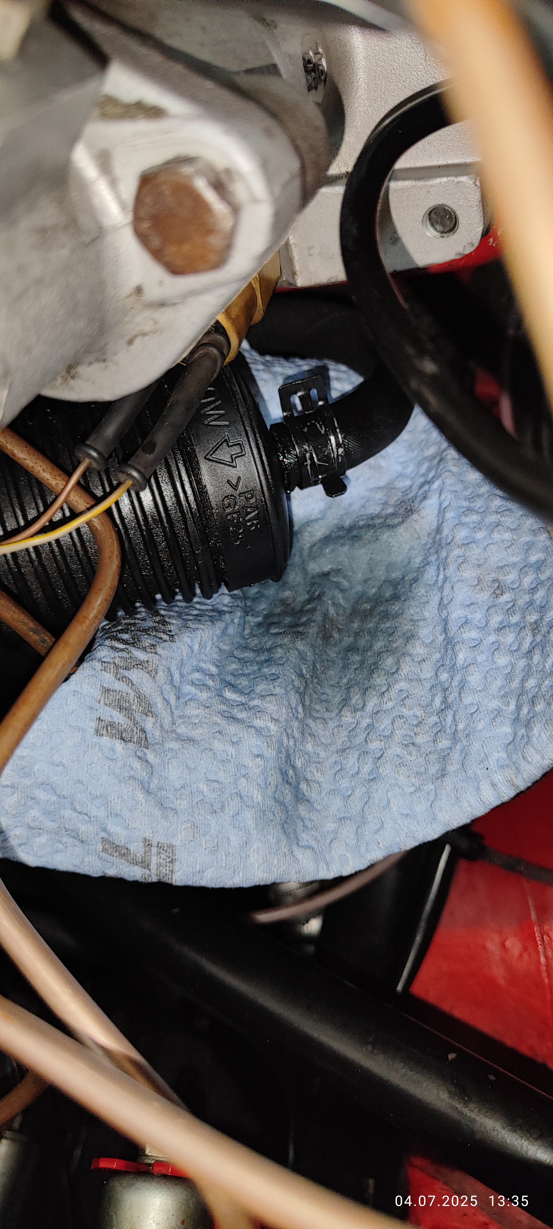 wiederholte Undichtigkeiten beim nachgerüsteten Hydraulikfilter