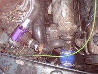 Hier das Monster POV mit nem Schlauch vorne raus, der hinter den Motor ins nichts läuft um es ein bißchen leiser zu bekommen