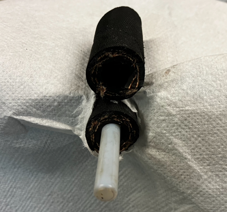 Kapillare im Servoschlauch.jpg