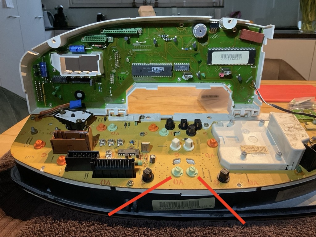 Audi 200 - KI Cockpit Platine_1024.jpg