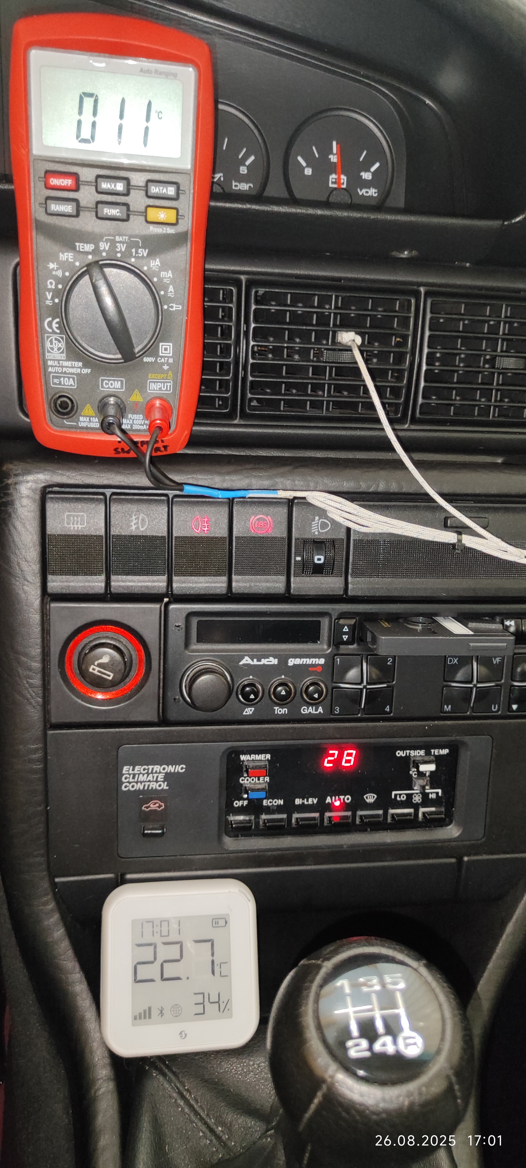 Anzeige Outside-Temp. 28°C (LED Wackelkontakt)