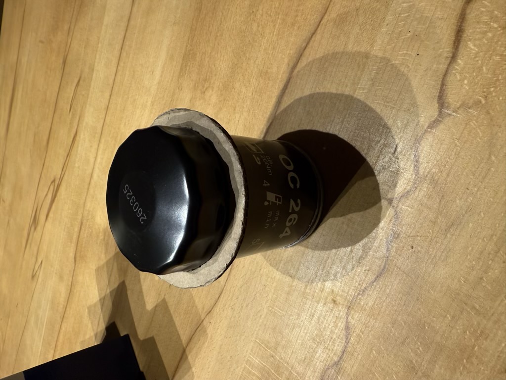 Audi 200 - Oversized OilFilter 1.jpg