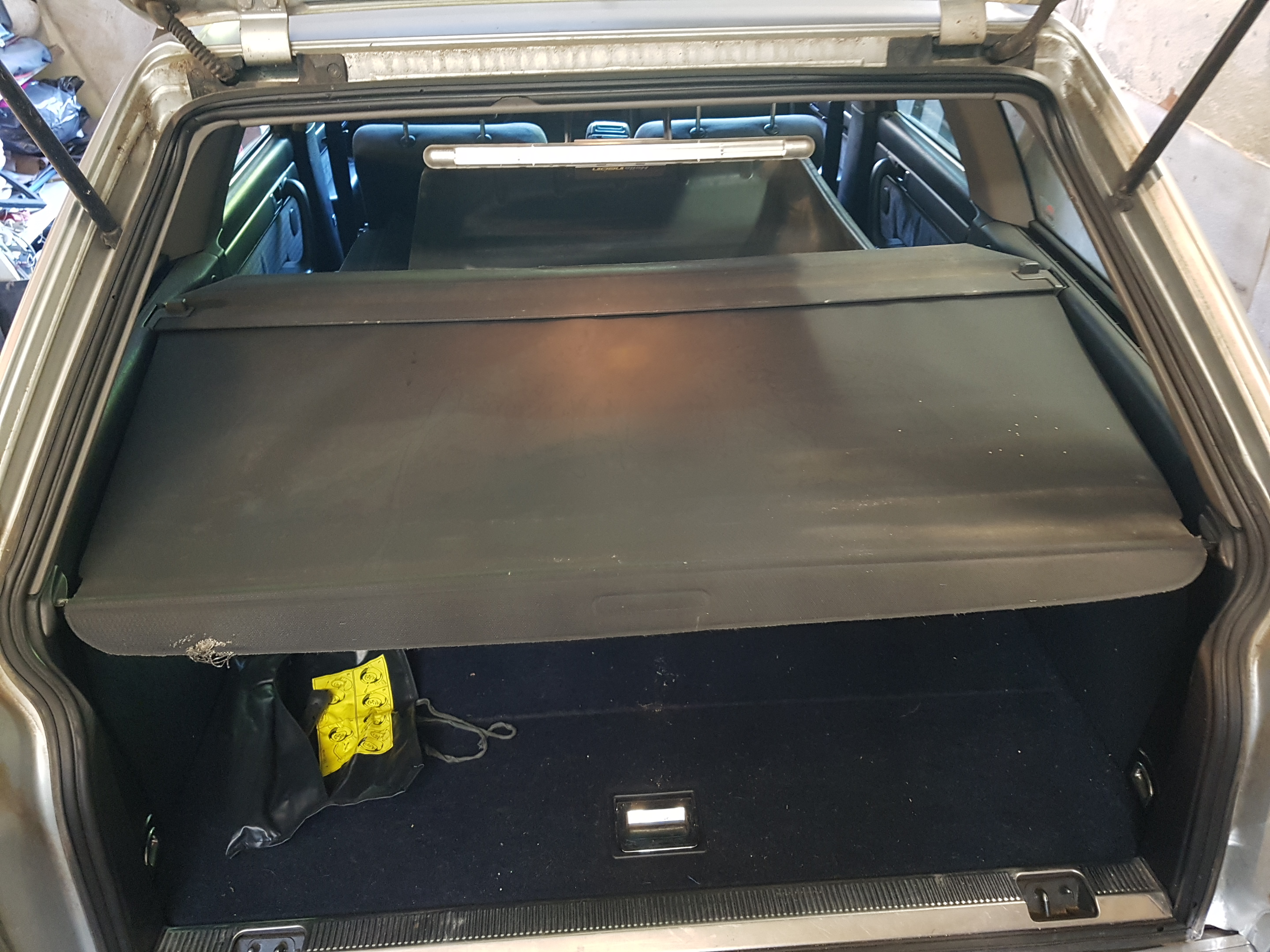 Rollo vom 4A C4 (Bj. 92) im A6 C4 (Bj. 95)