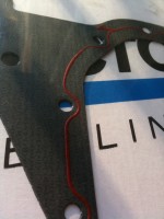 Ölwannendichtung mit &quot;Damm&quot;